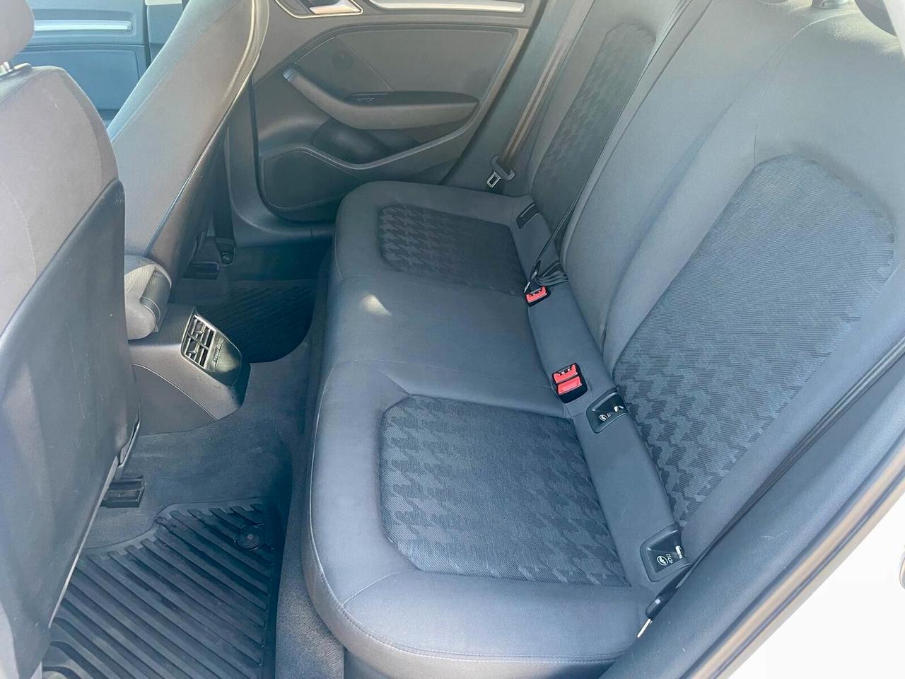 Audi A3 1.6 TDI clean diesel Attraction