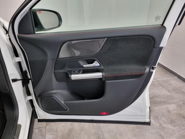 MERCEDES-BENZ GLA 200 d Automatic 4Matic Premium