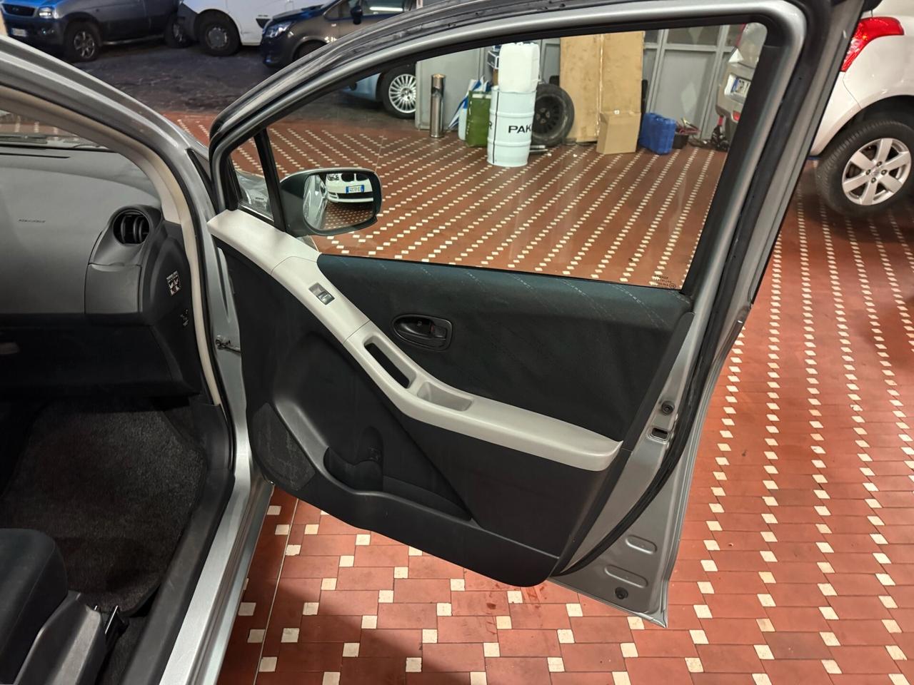 Toyota Yaris 1.3 5 porte Sol - UNICO PROPRIETARIO