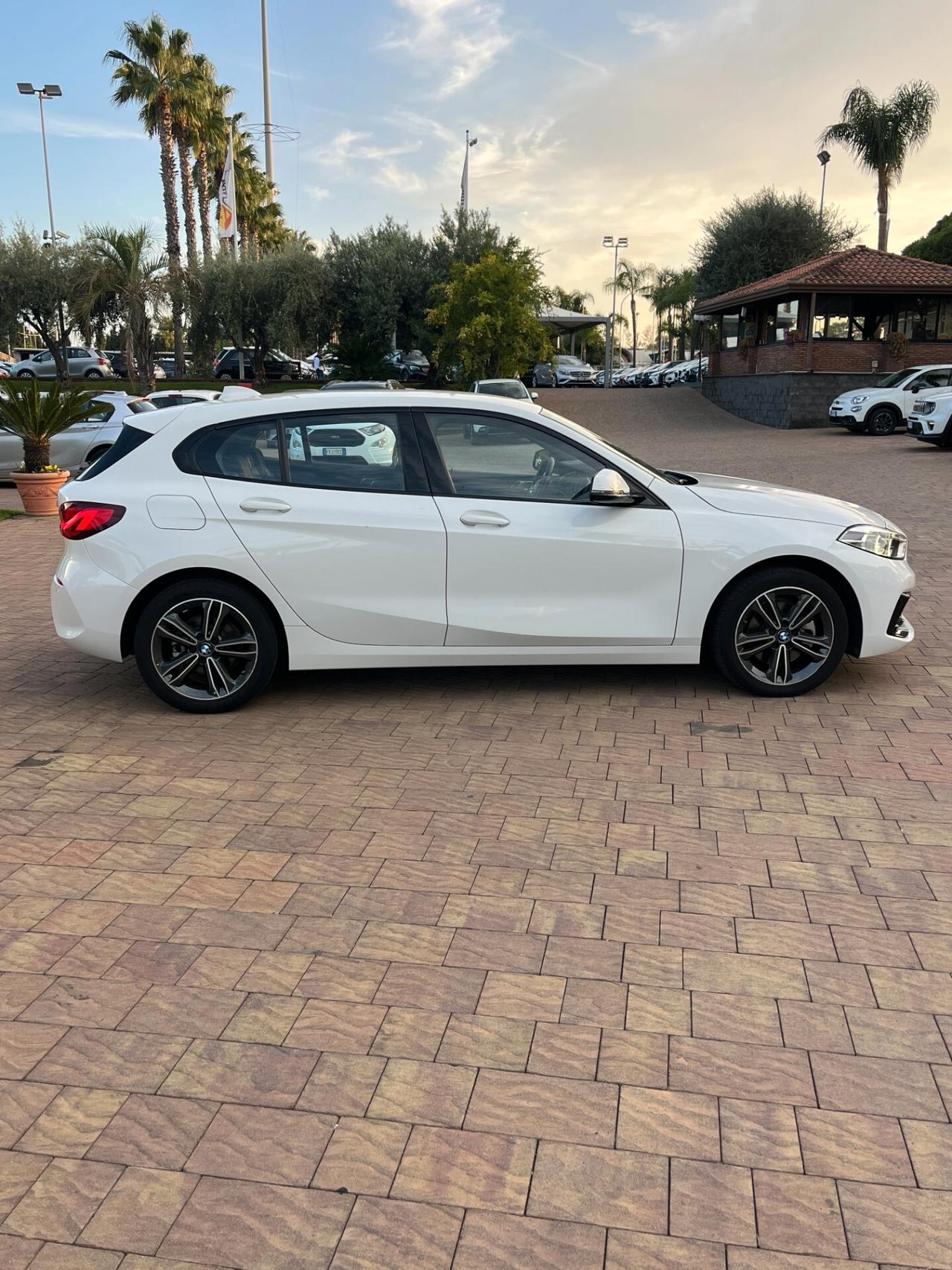 Bmw 116 116d 5p. Msport