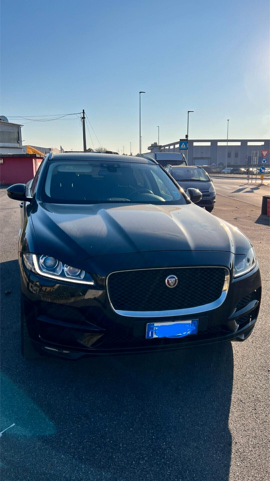 Jaguar F-Pace 2.0 D 180 CV AWD