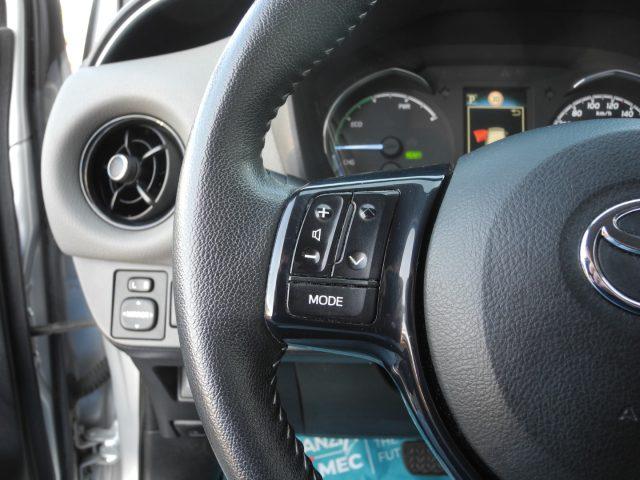 TOYOTA Yaris 1.5 Hybrid 5p. Business -OK NEOPATEN.-"DA VETRINA"