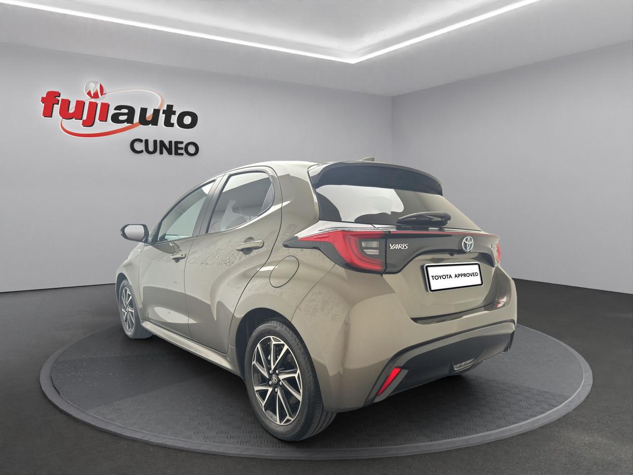 Toyota Yaris 1.5h Lounge