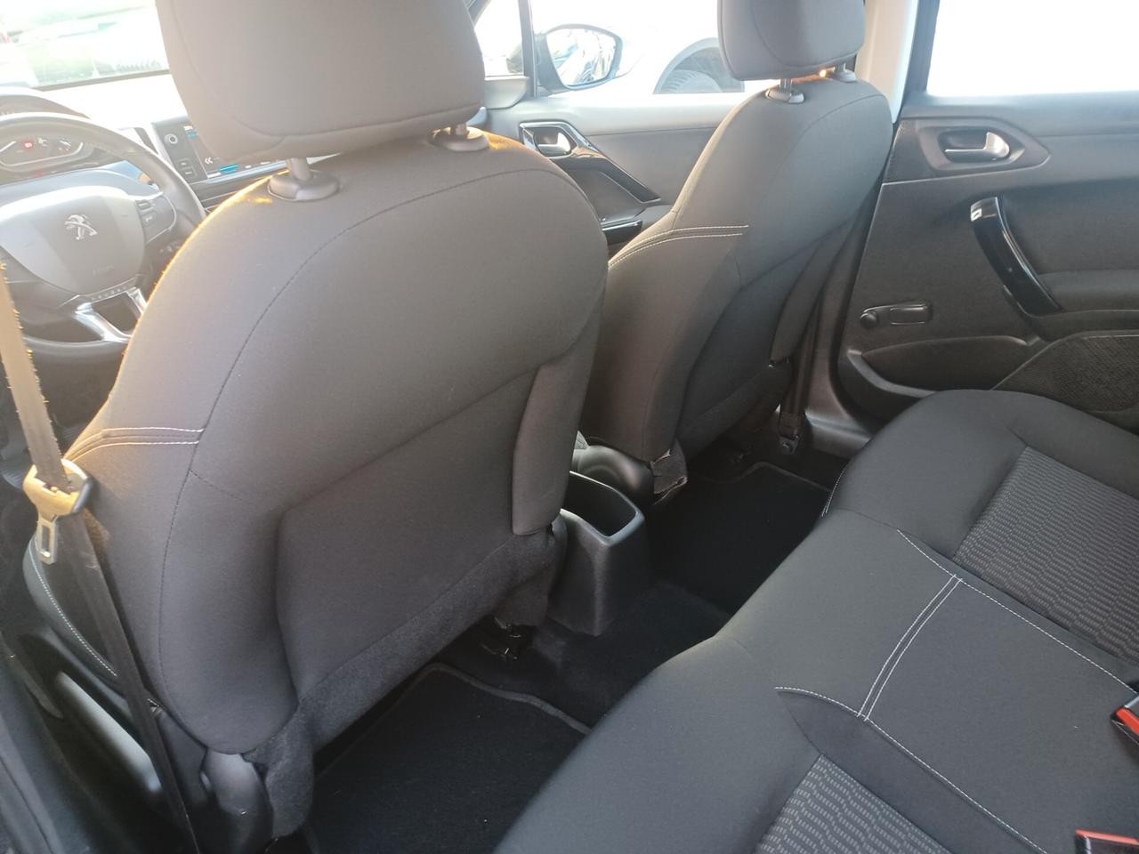 Peugeot 208 1.6 e-HDi Allure SOLO 90000 KM