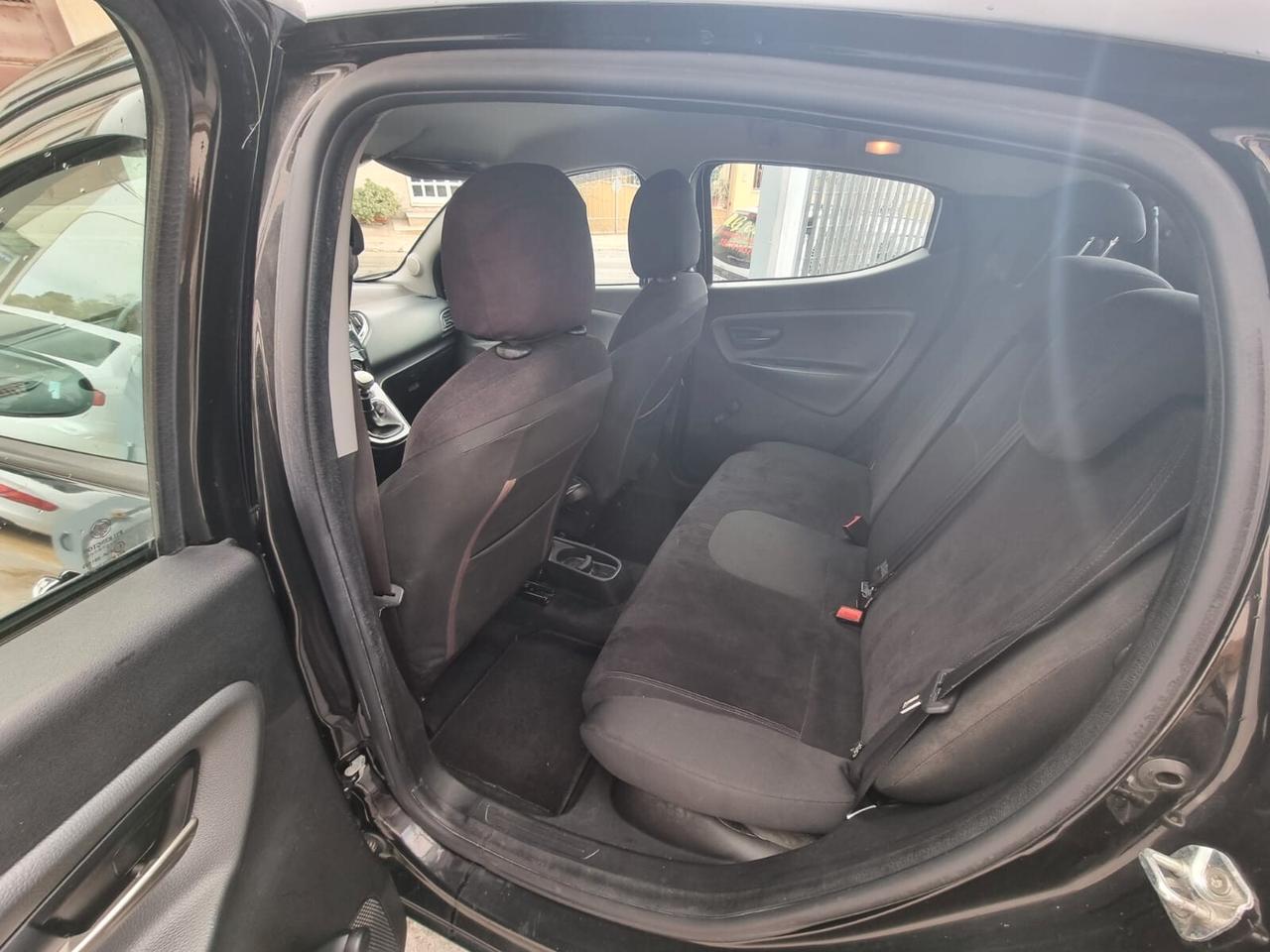 Lancia Ypsilon 1.2 69 CV 5 porte