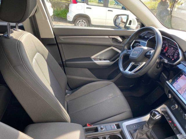 AUDI Q3 35 TDI Business Advanced