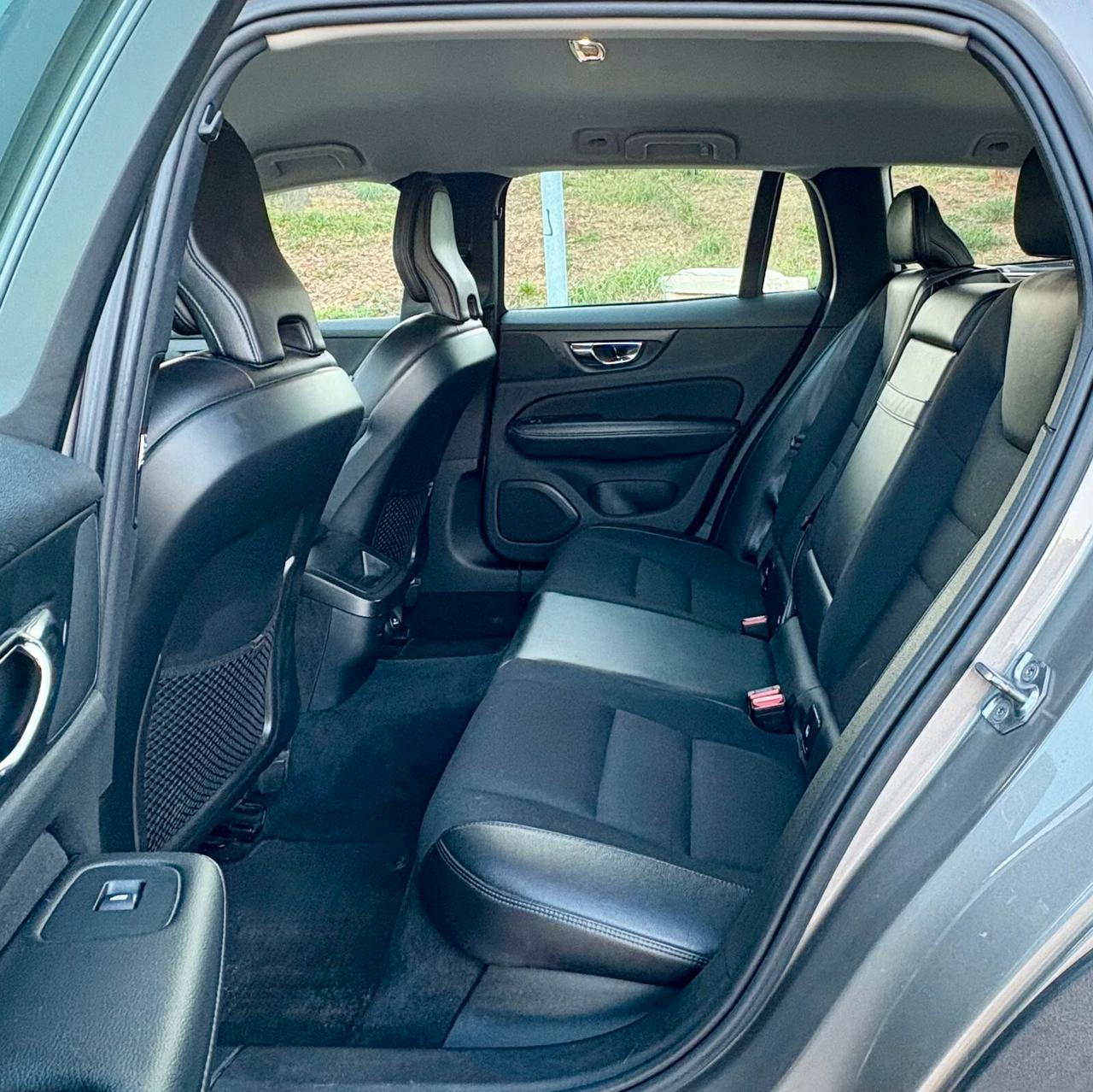 Volvo V60 Cross Country D4 AWD Geartronic Business Plus