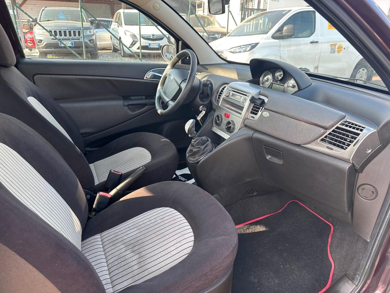 Lancia Ypsilon 1.2 Versus