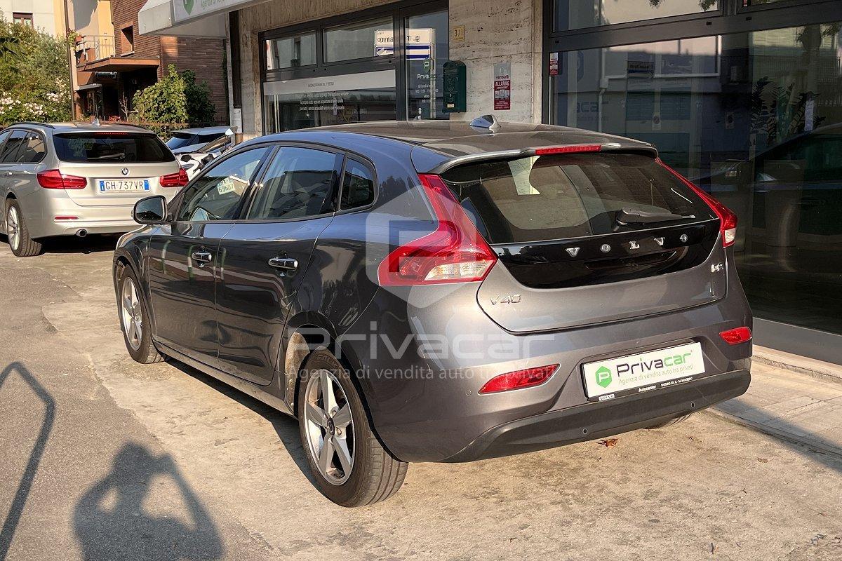 VOLVO V40 D2 1.6 R-design Momentum