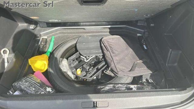 PEUGEOT 3008 3008 AUTOM 1.5 bluehdi Business s TG : GC806FJ