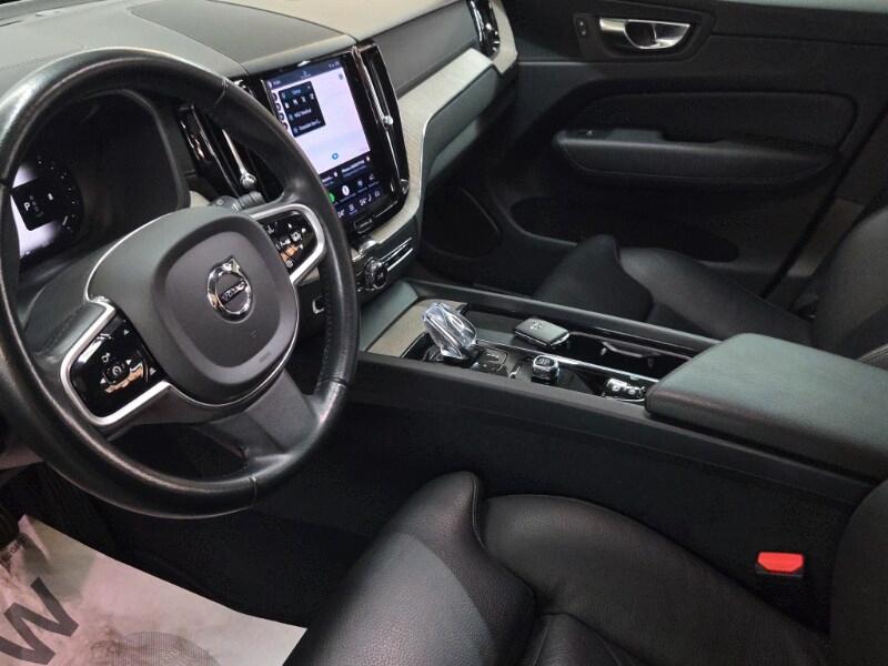 VOLVO XC60 (2017-->) XC60 B4 (d) automatico Plu...