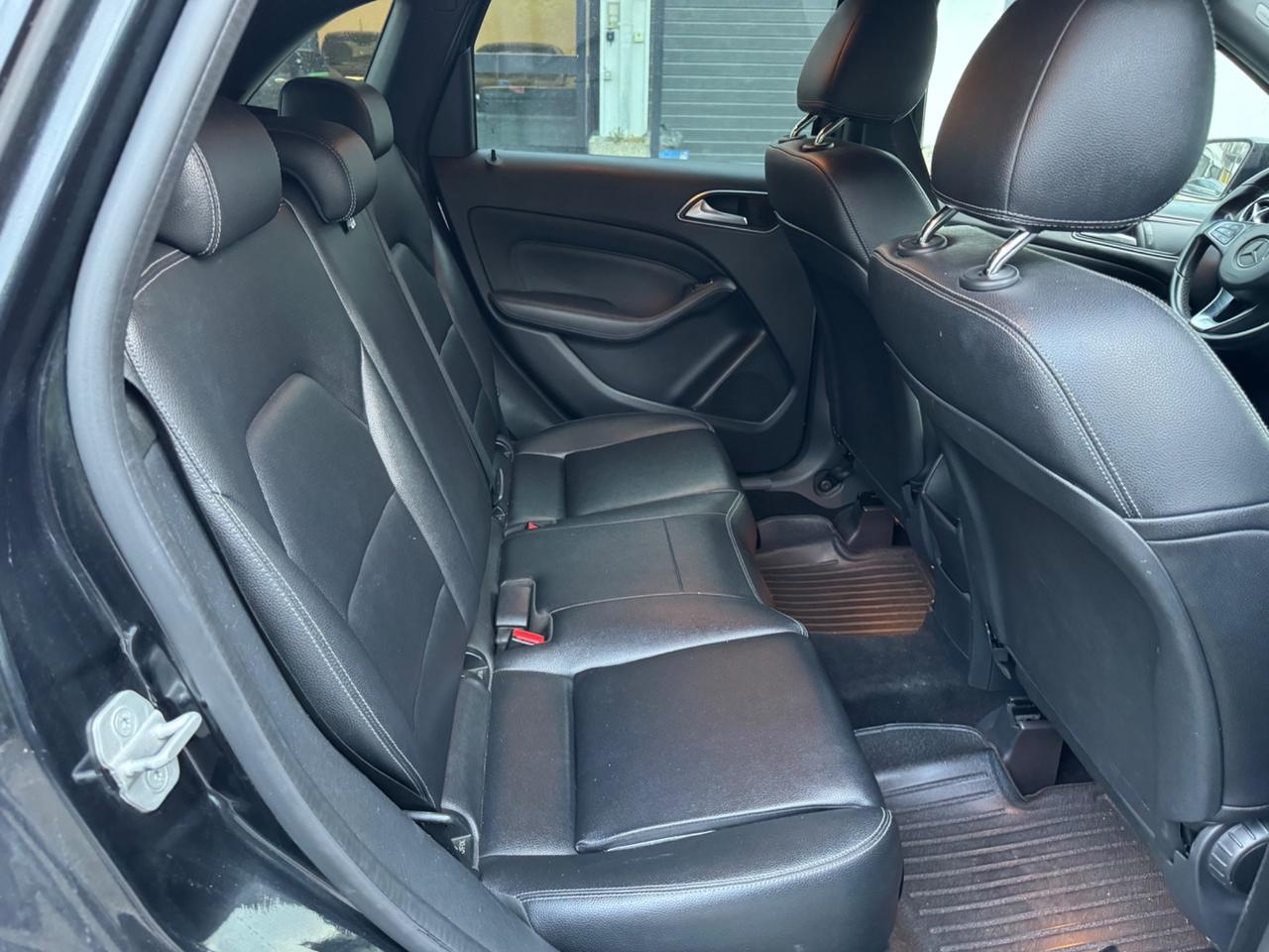 Mercedes-benz B 180 d Sport pelle navi camera