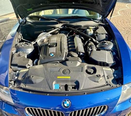 BMW Z4 Coupe 3.0si - book service -