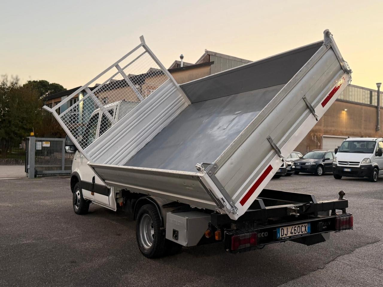 IVECO DAILY 35C 15 RIBALTABILE TRILATERALE
