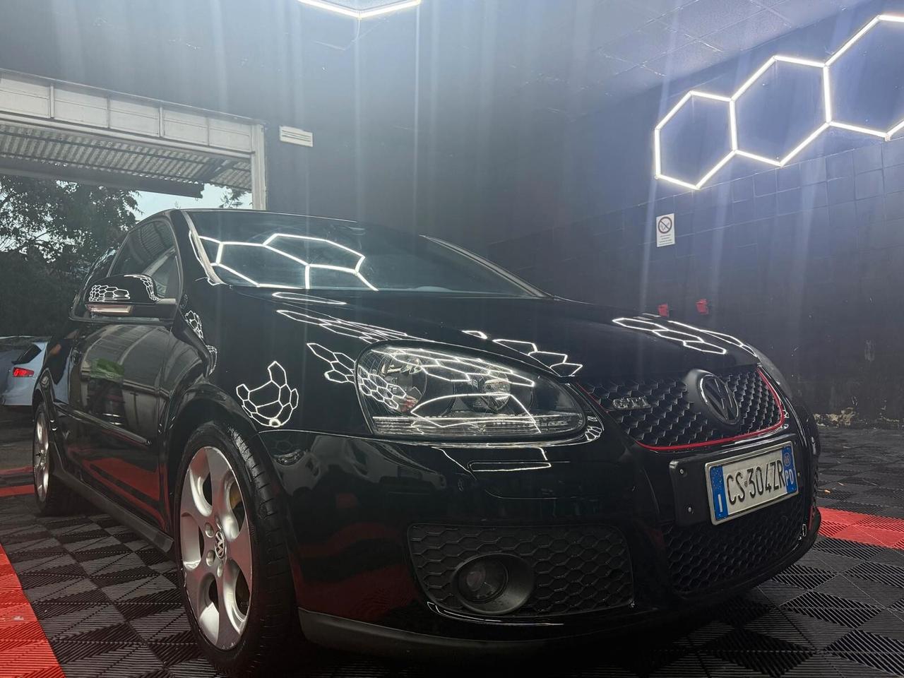Volkswagen Golf GTI 2.0 16V TFSI 3p.
