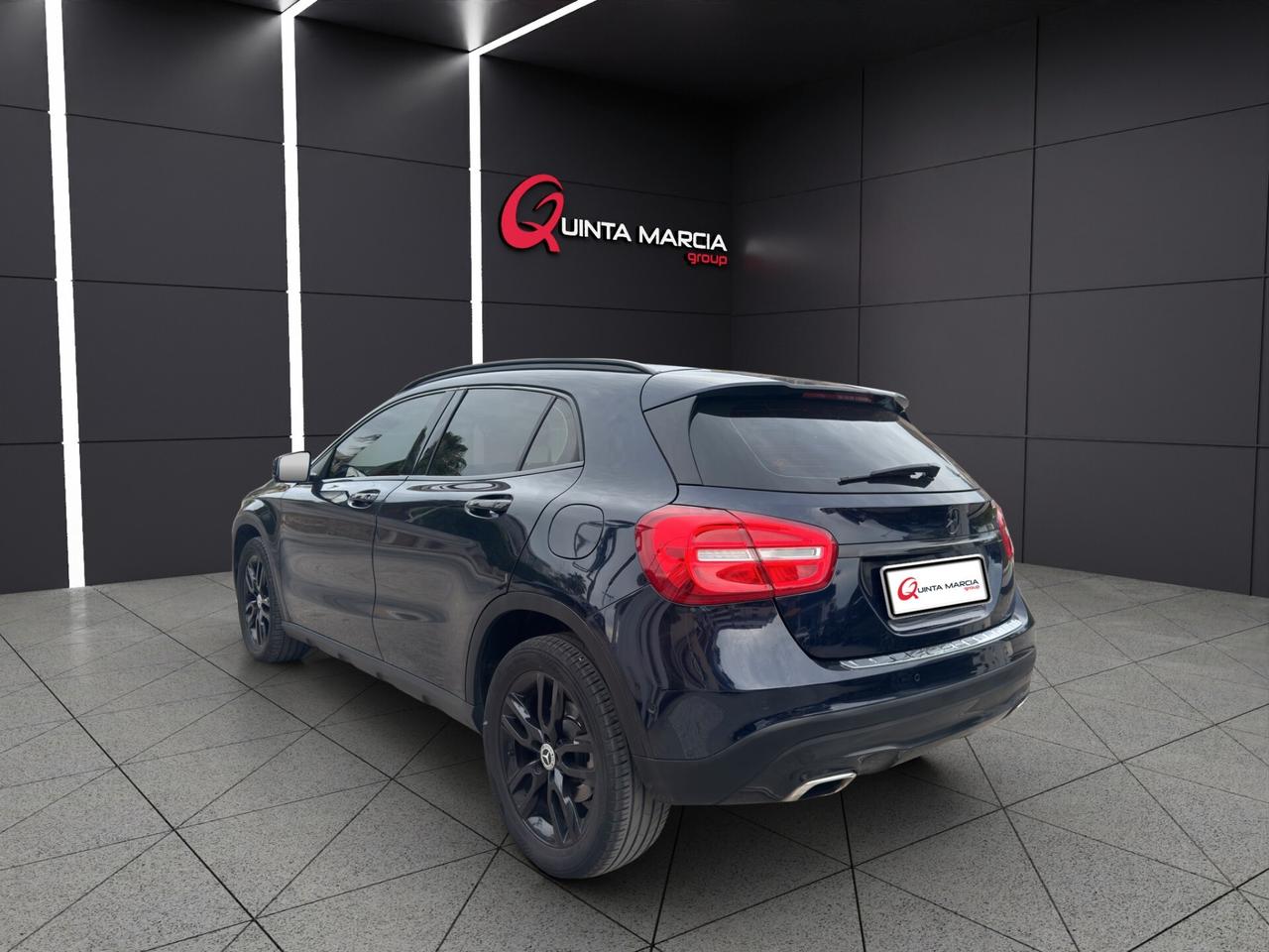 Mercedes-Benz GLA 200d SPORT AUTOMRETROCAMCARPLAY