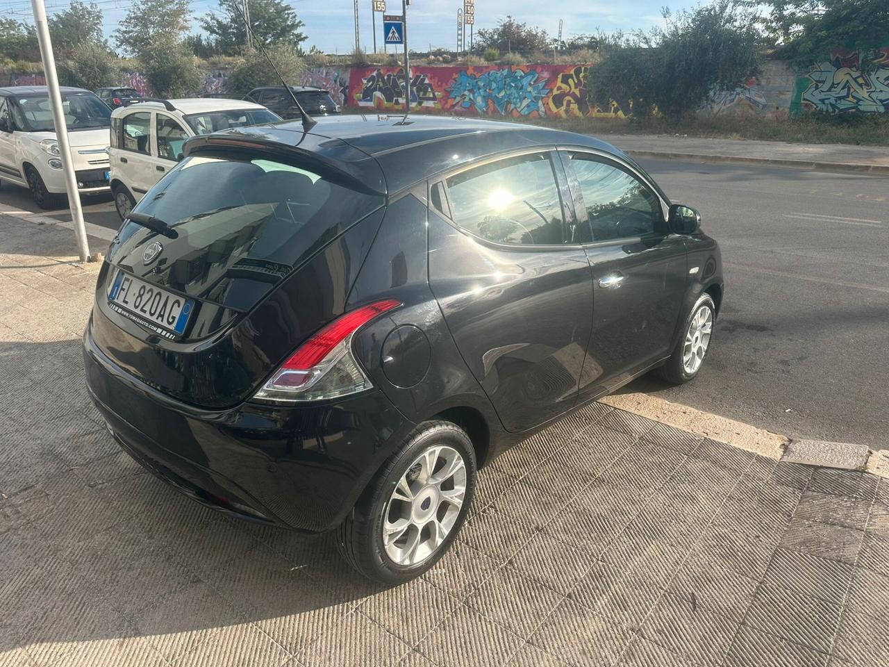 Lancia Ypsilon 1.2 69 CV 5 porte Gold