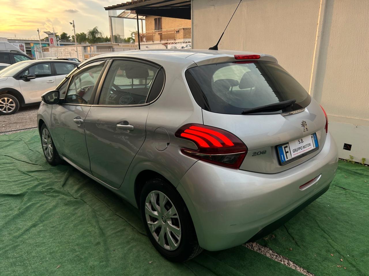 Peugeot 208 2017 1.6 DIESEL 75CV Allure LEGGI