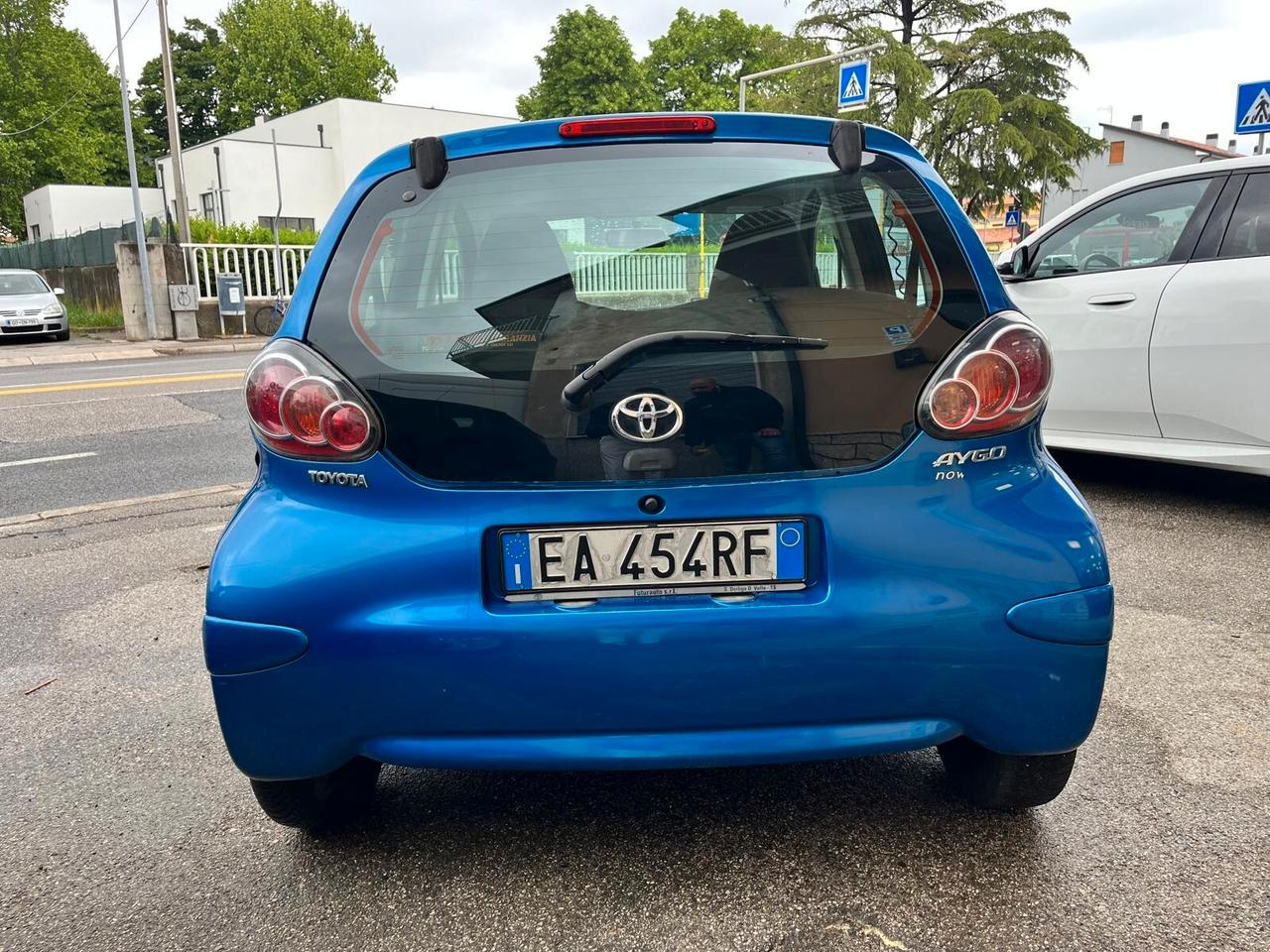 Toyota Aygo 1.0 12V VVT-i 5 porte Neopatentati