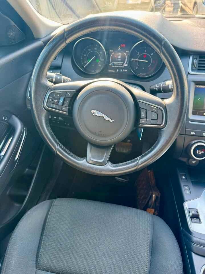 Jaguar E-Pace 2.0D 150 CV AWD aut. R-Dynamic HSE