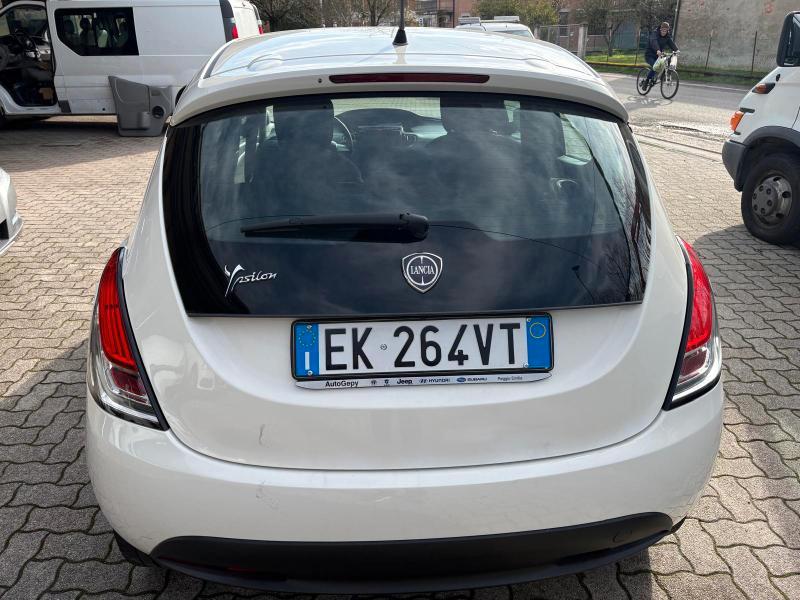 Lancia Ypsilon 5 Porte Ypsilon 1.2 8v Platinum 69cv OK NEOPATENTATO