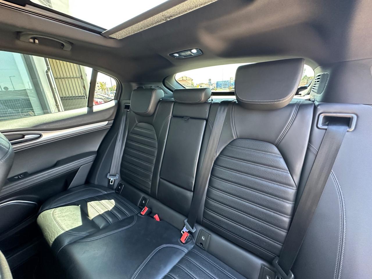 Alfa Romeo Stelvio 2.2 Turbodiesel 210 CV AT8 Q4 Veloce