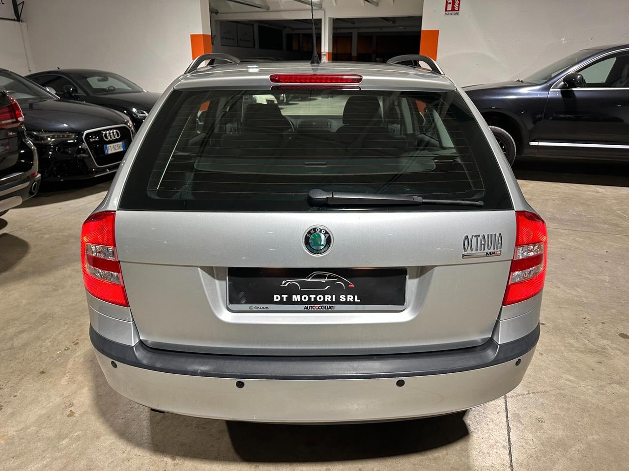 Skoda Octavia 1.6 16V FSI Ambiente - UNICO PROPRIETARIO A/C
