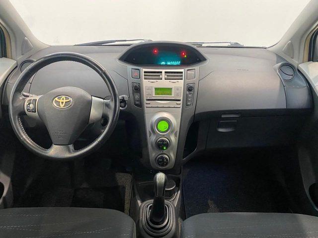 TOYOTA Yaris 1.0 5 porte Sol