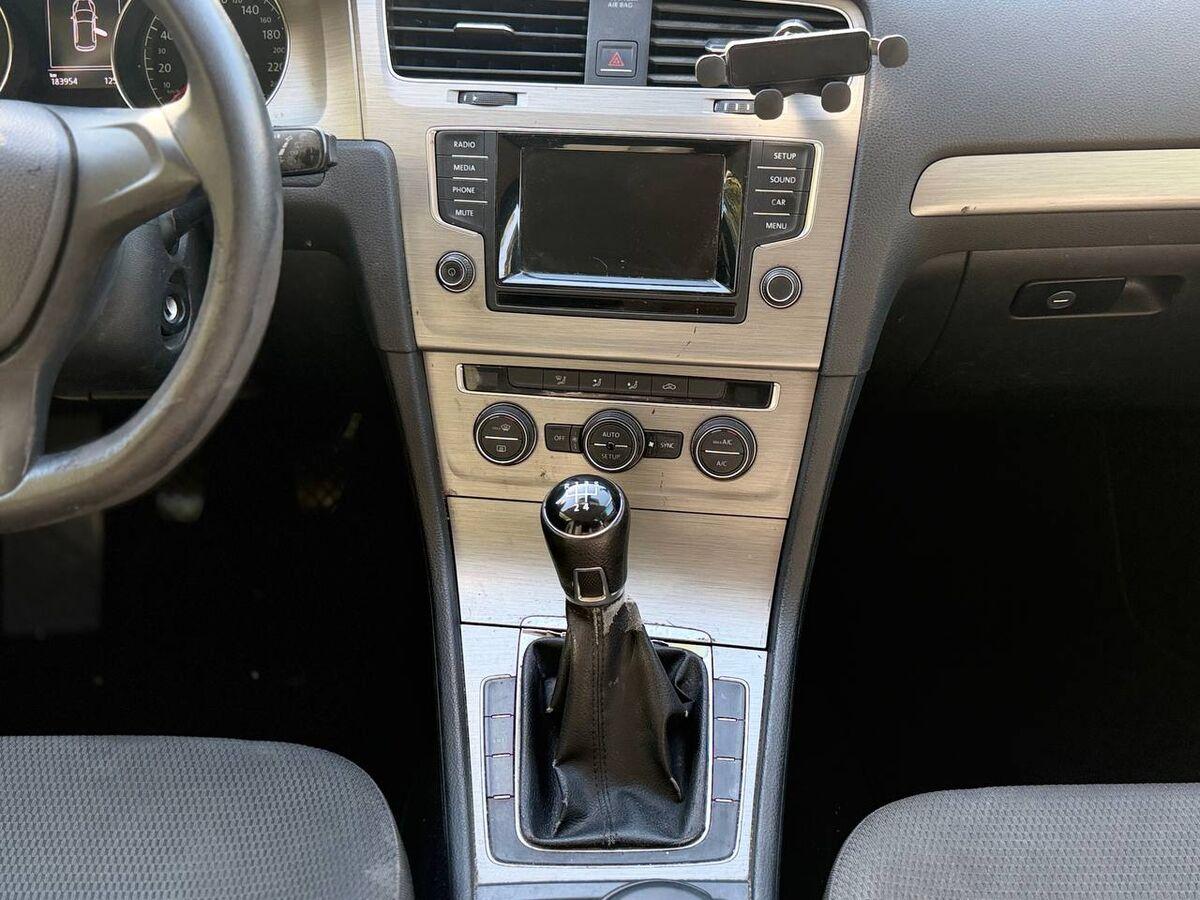 Volkswagen Golf 1.6 tdi Comfortline 5p