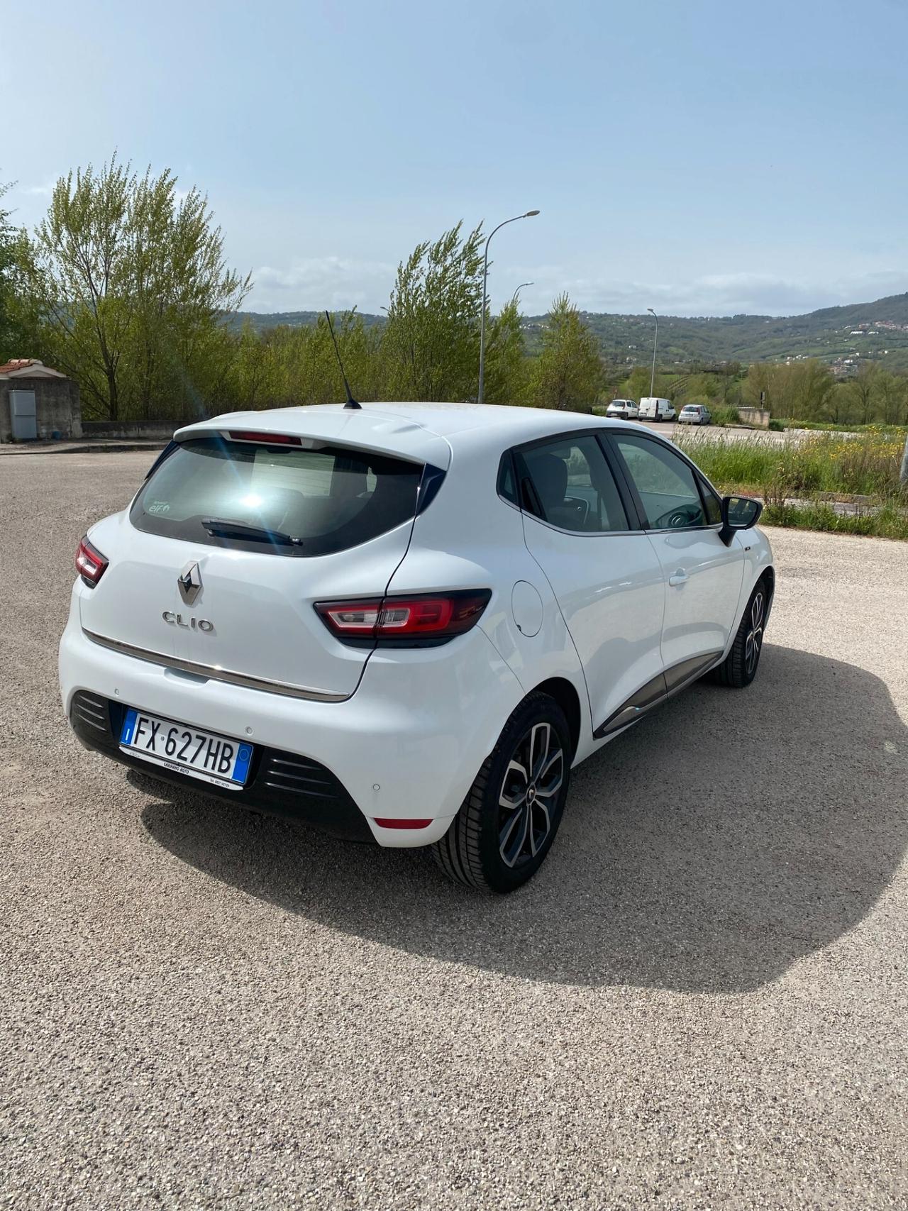 Renault Clio dCi 8V 75 CV 5 porte Moschino Zen