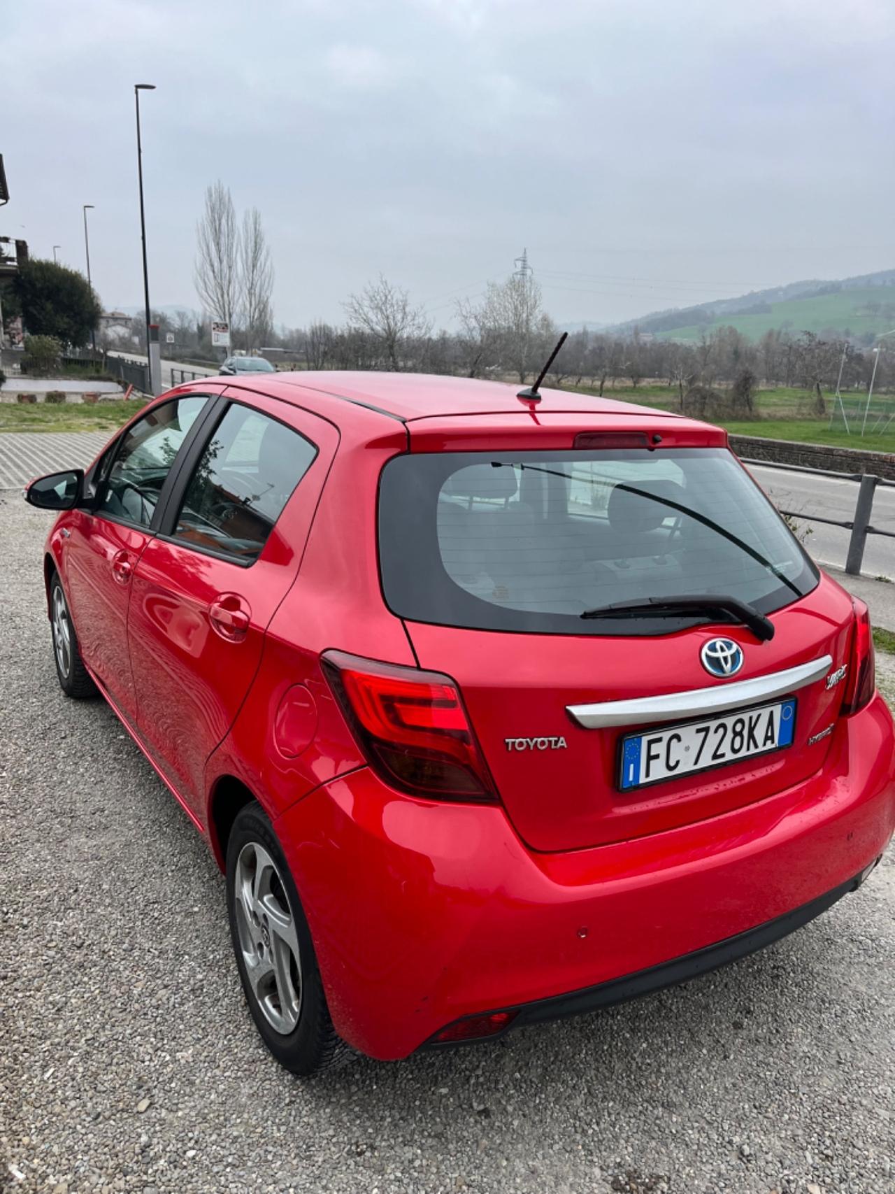Toyota Yaris 1.5 Hybrid 5 porte Business