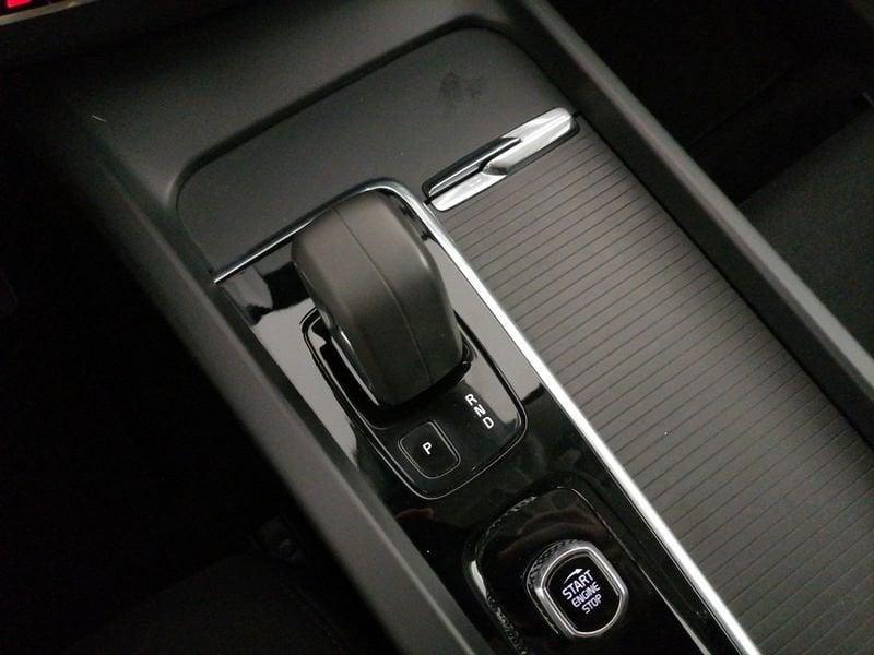 Volvo XC60 2.0 b4 Momentum auto