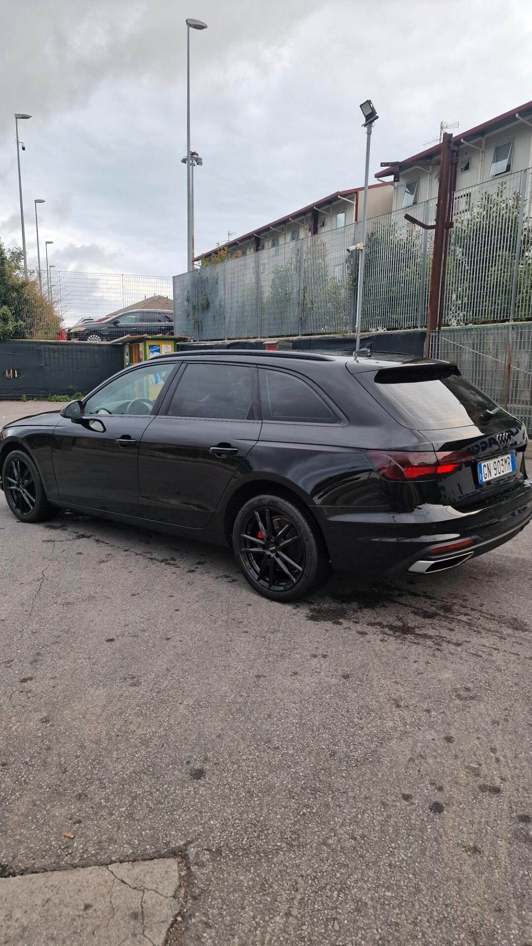 Audi A4 Avant 40 TDI S tronic Business