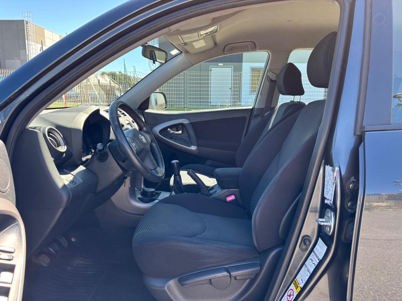 Toyota RAV4 2.0 Luxury, UNI PRO, GARANZIA