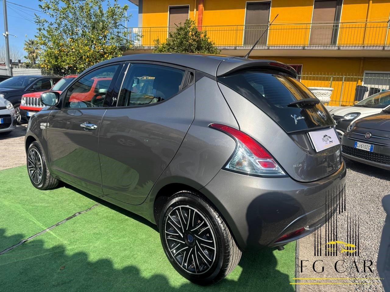 Lancia Ypsilon 1.2 69 CV 5 porte