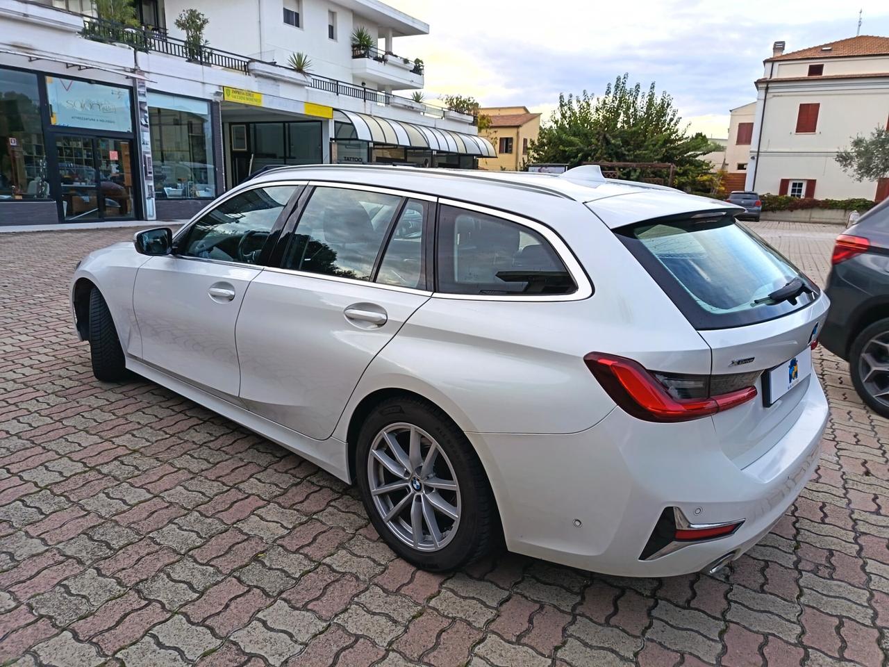 Bmw 320 320d xDrive Touring Luxury
