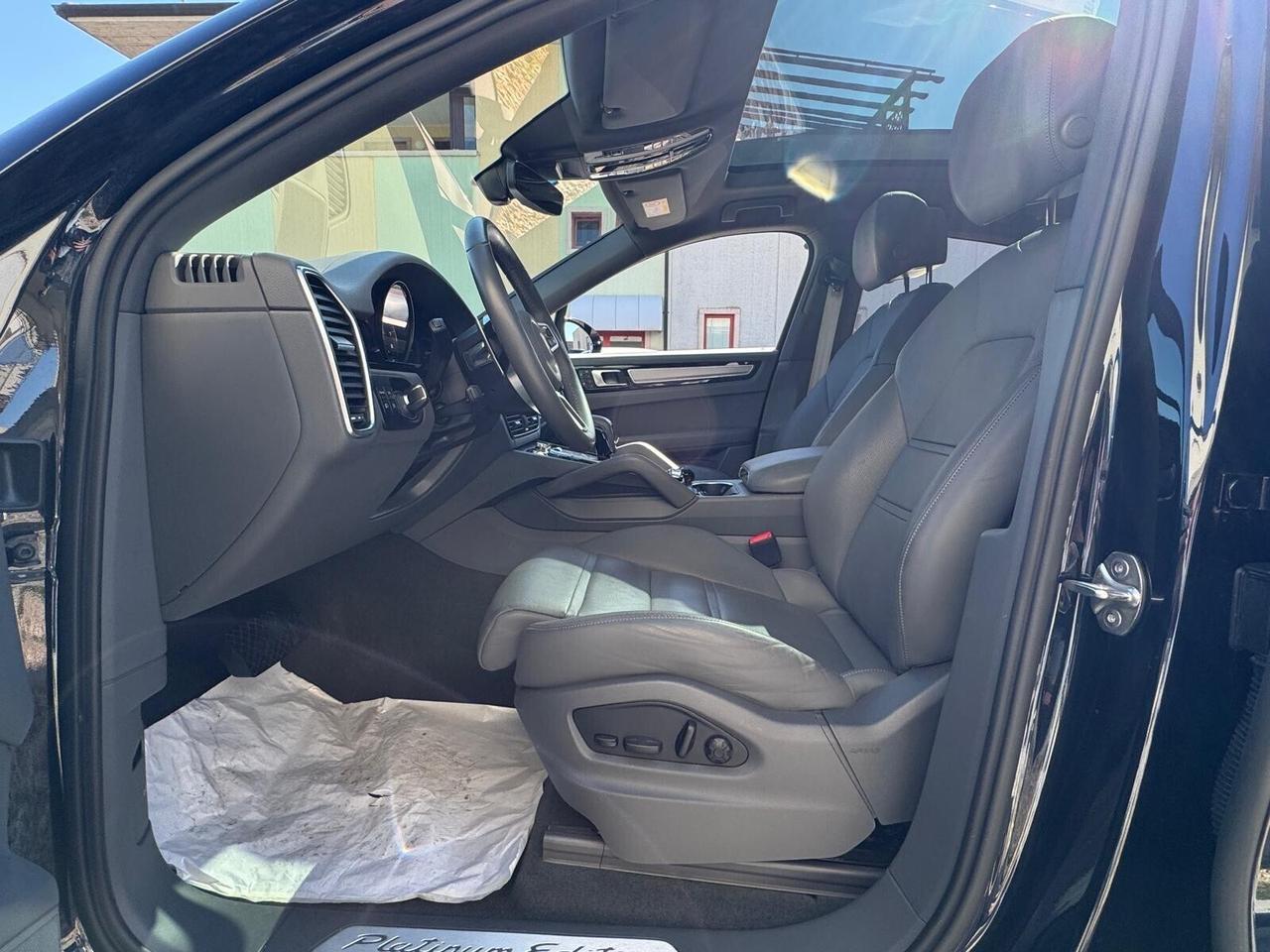 Porsche Cayenne Coupé 3.0 V6 E-Hybrid Platinum Edition