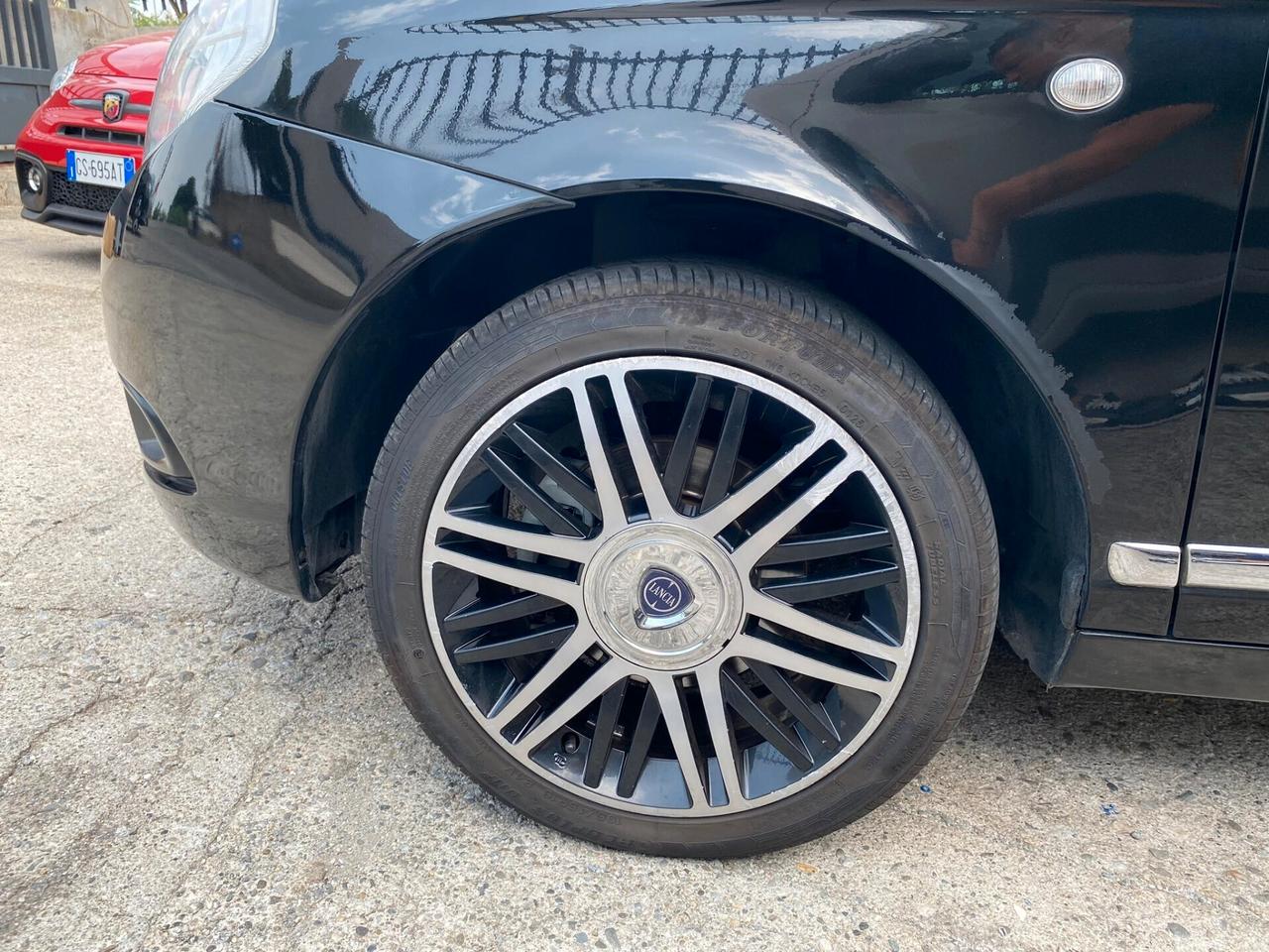 Lancia Ypsilon 1.3 MJT 75 CV Limited Elle