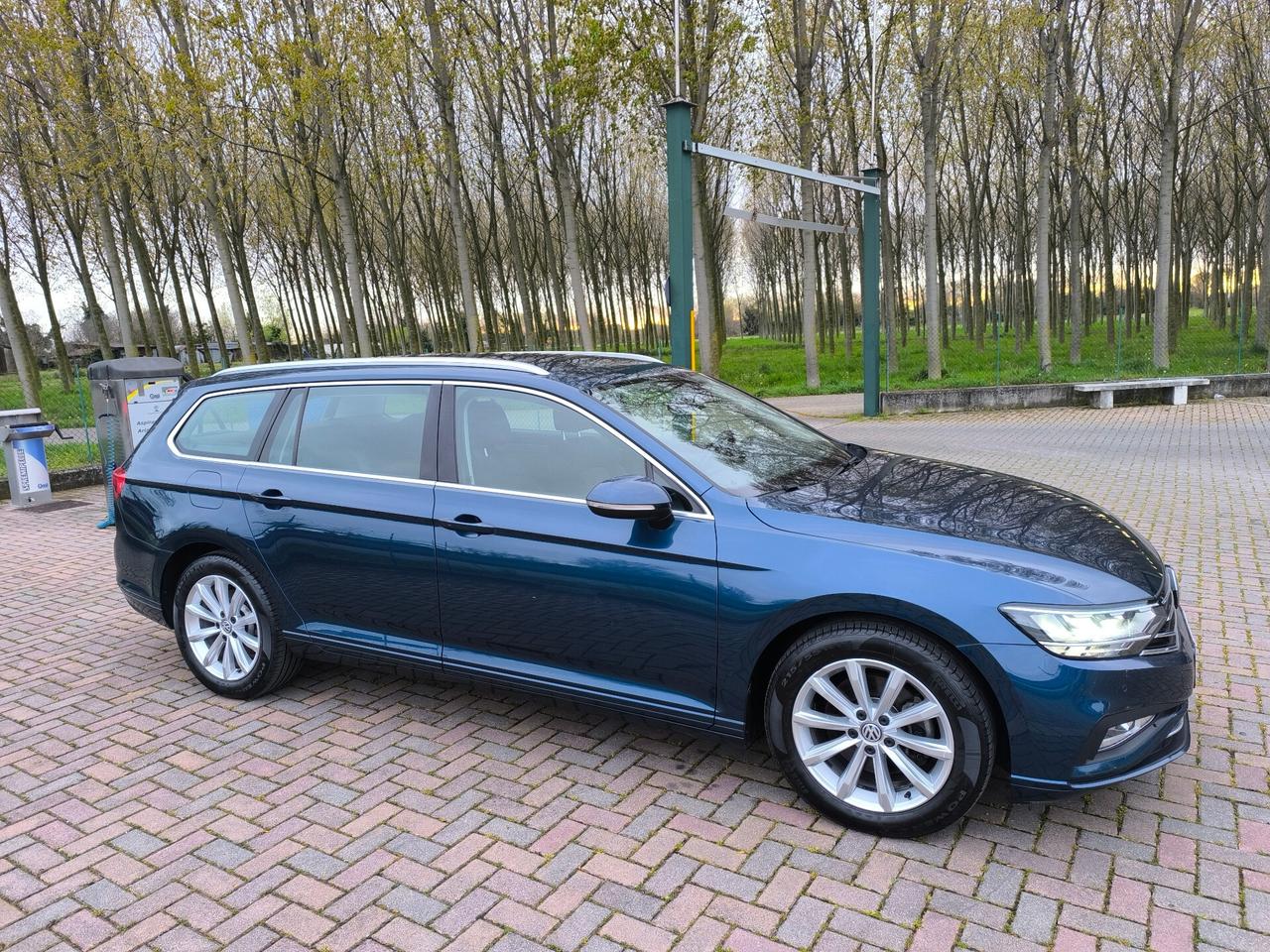 Volkswagen Passat Variant 1.6 TDI SCR DSG Business BMT