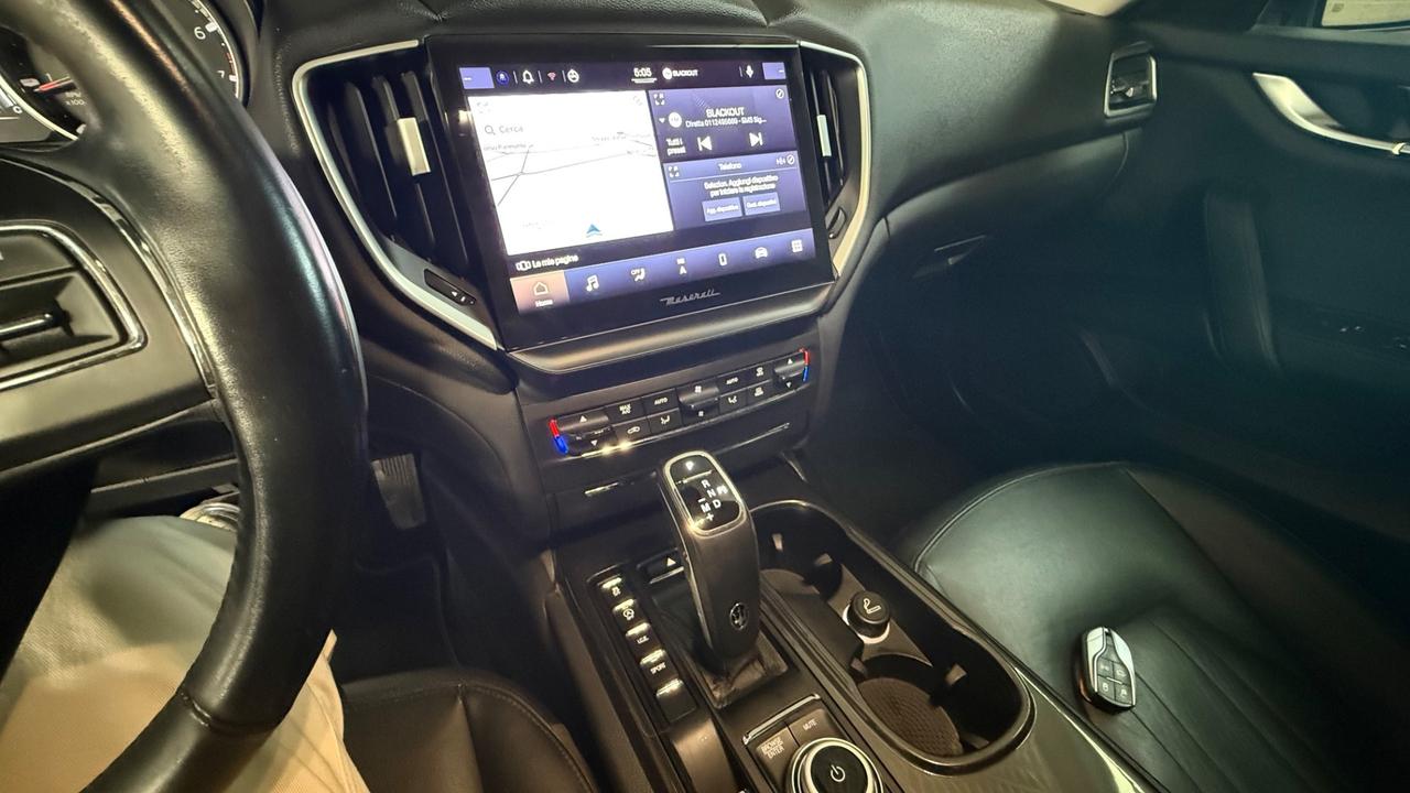 Maserati Ghibli 330 CV MHEV GT
