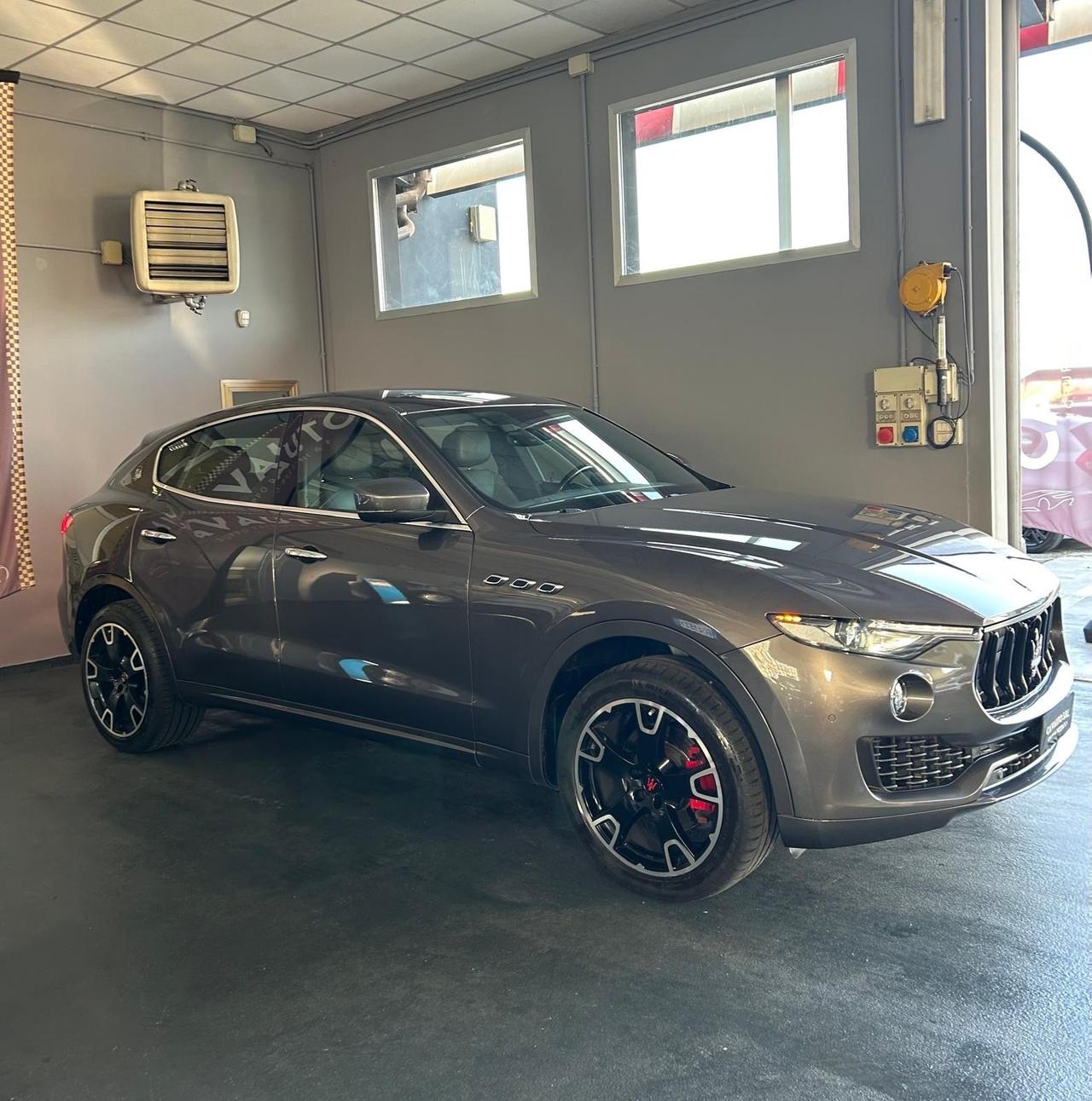 Maserati Levante V6 Diesel 250 CV AWD Gransport