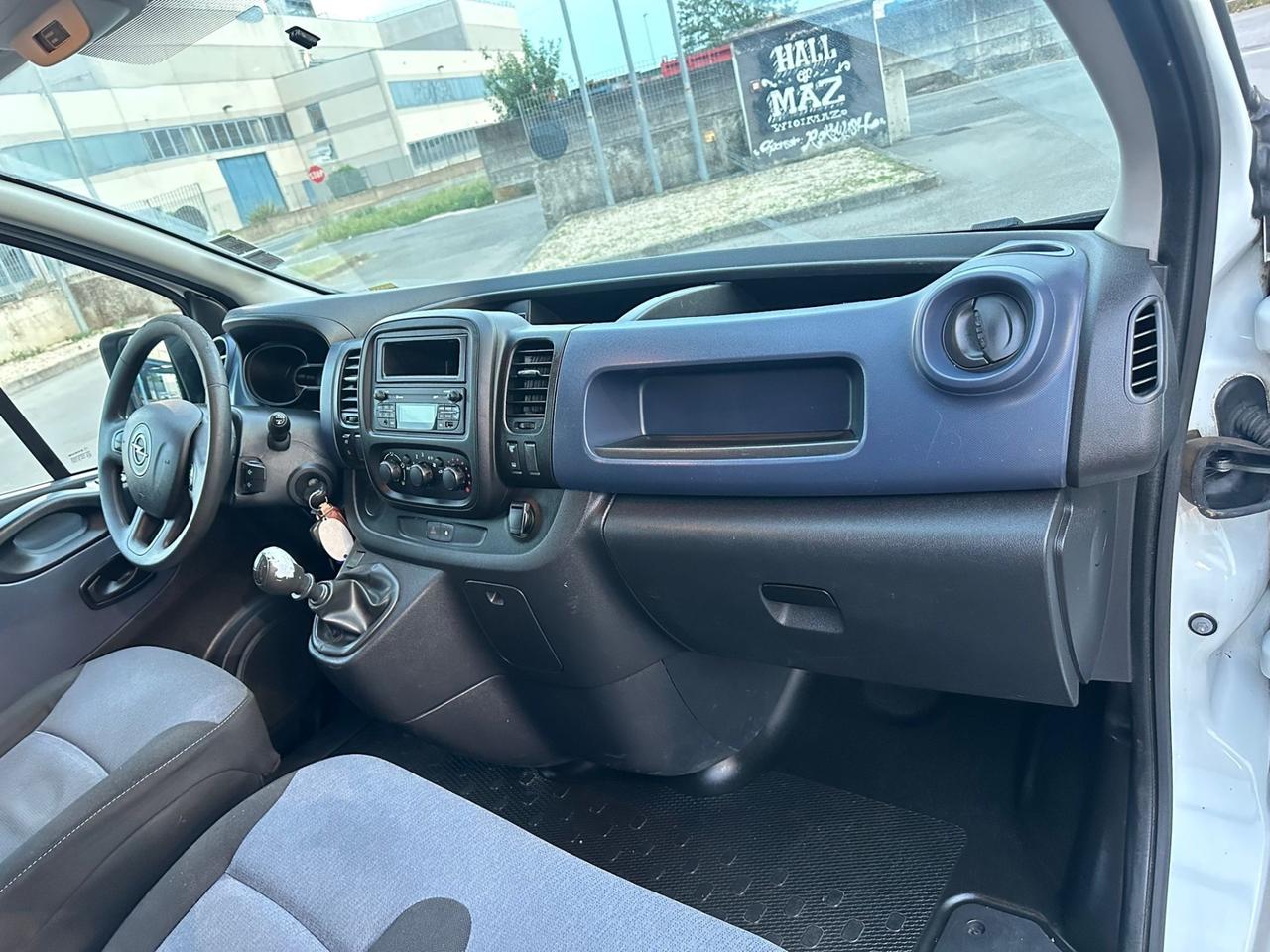 Opel Vivaro 6 posti autocarro
