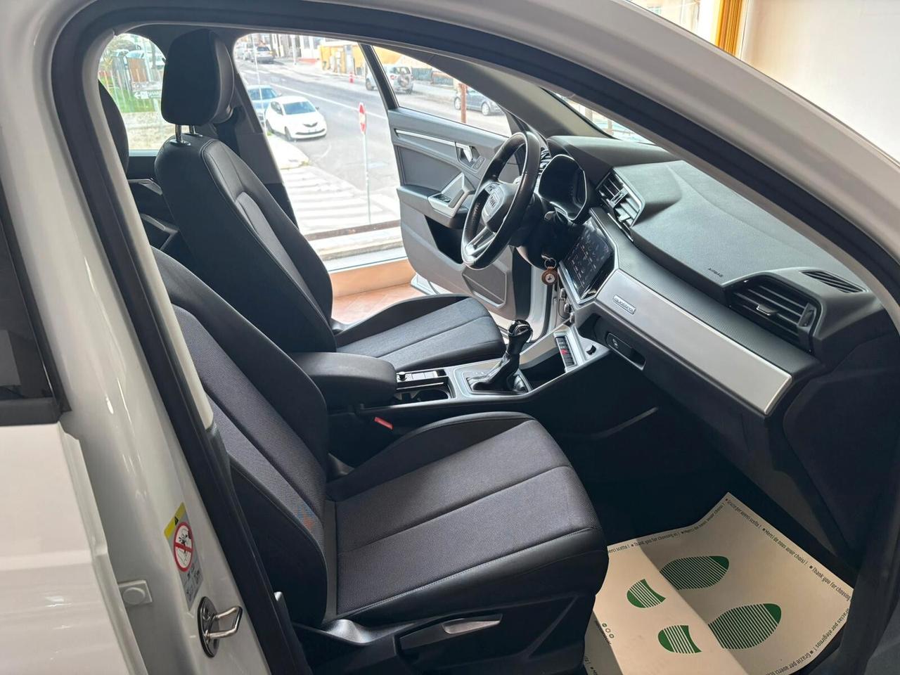 Audi Q3 40 TDI quattro S tronic Business Advanced