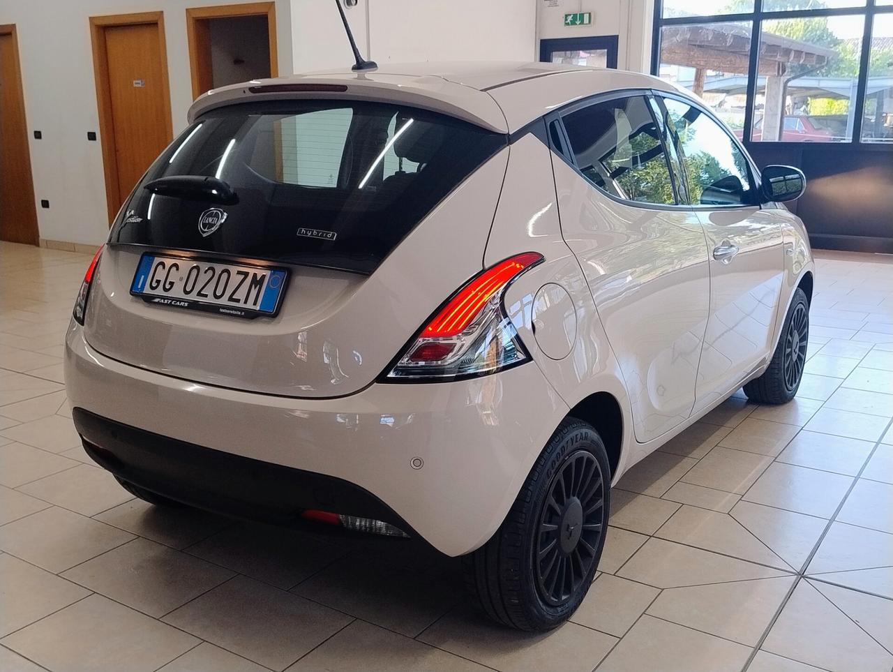 LANCIA YPSILON 1.0 FIREFLY HYBRID GOLD s&s BLUETOOTH