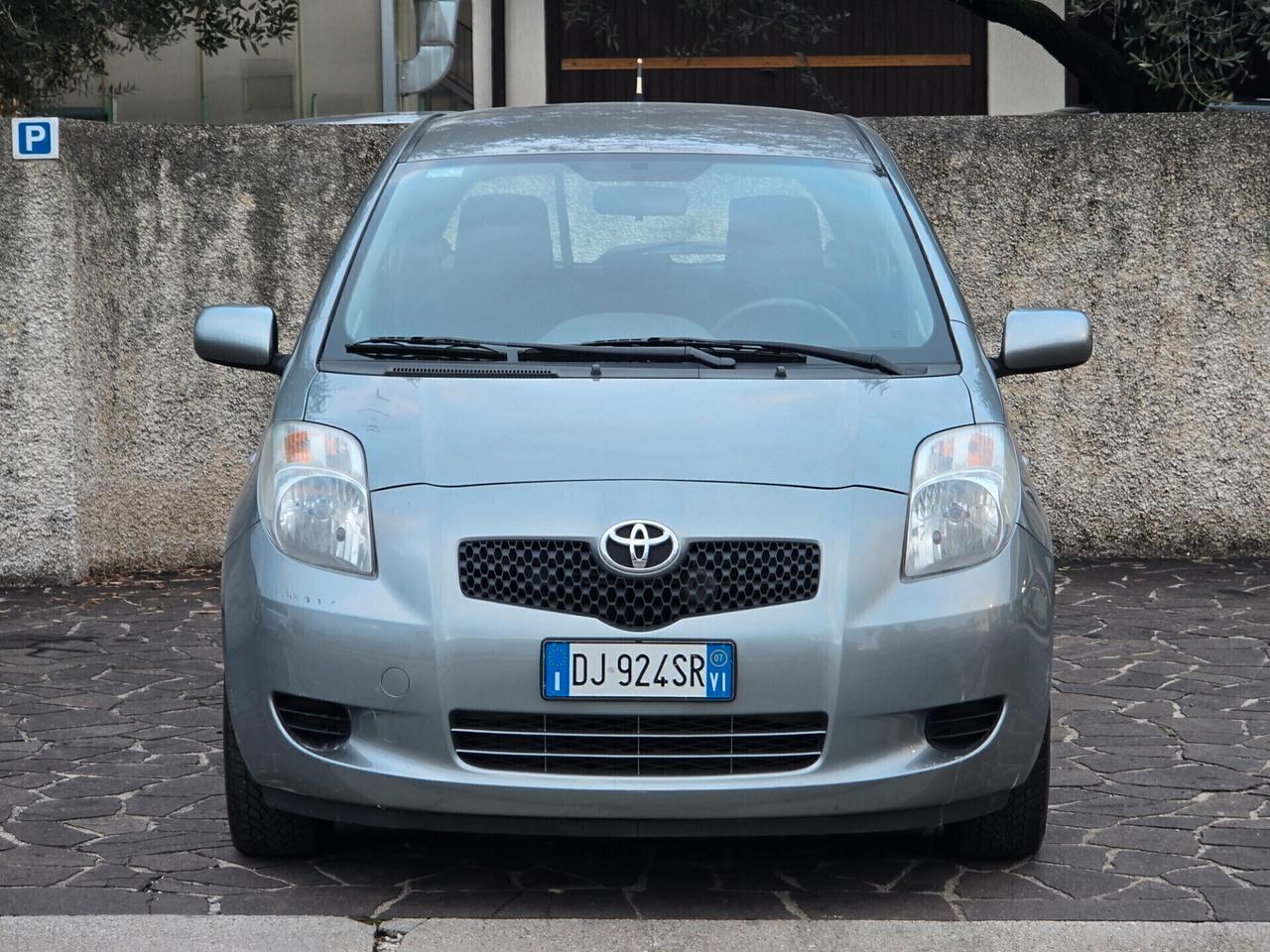 Toyota Yaris 1.0 BENZINA UNICO PROPRIETARIO OK PER NEOPATENTATI