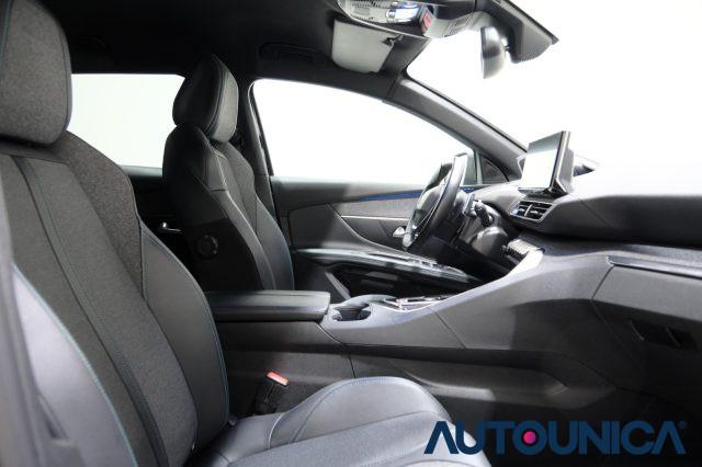 PEUGEOT 3008 HYBRID4 300 E-EAT8 ALLURE PACK