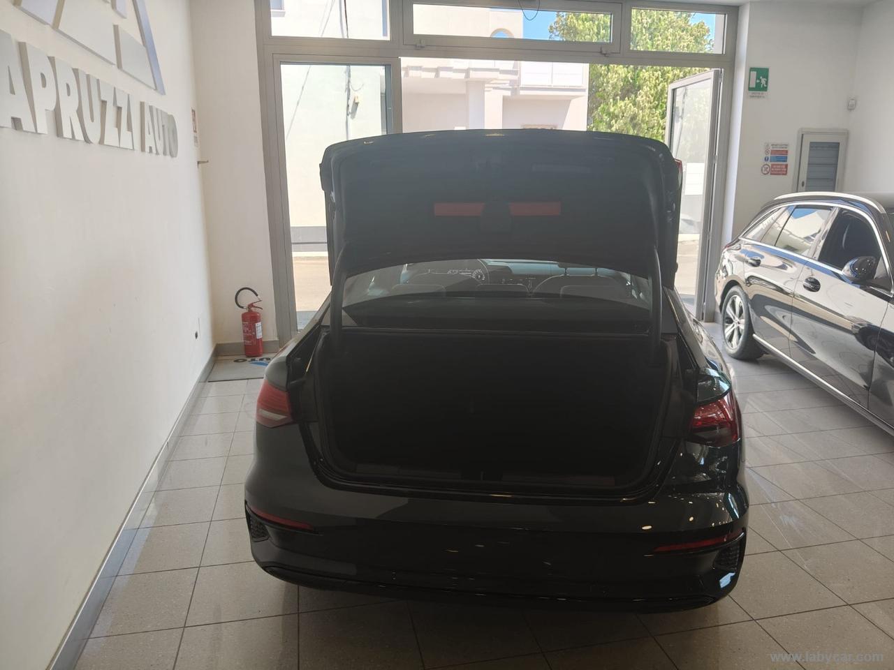 AUDI A3 Sedan 30 TDI Business Advanced