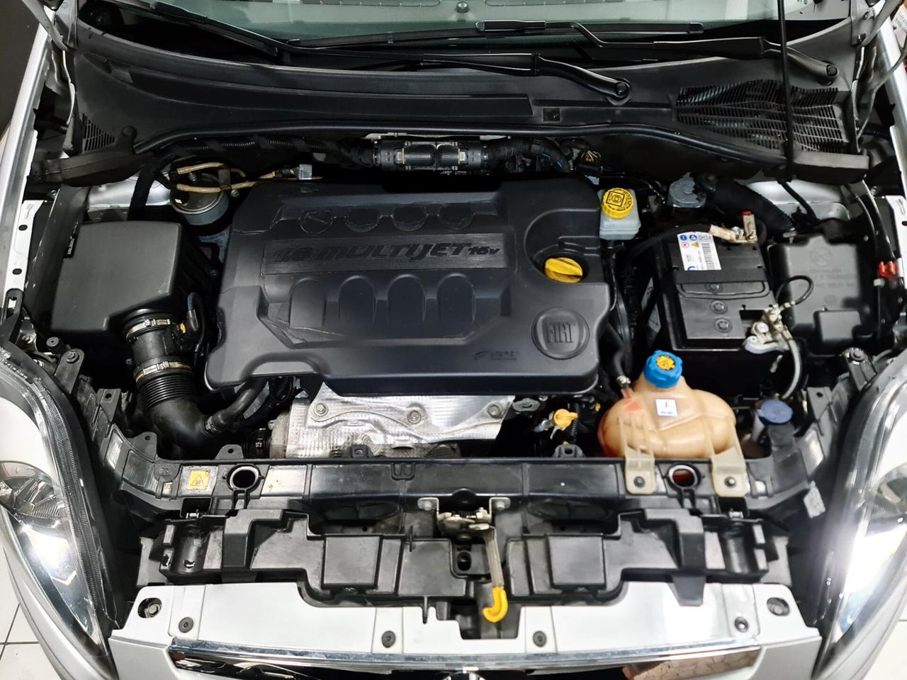 Fiat Punto Evo 1.6 Mjt DPF*Navigat.*Pelle*Cruise*PDC