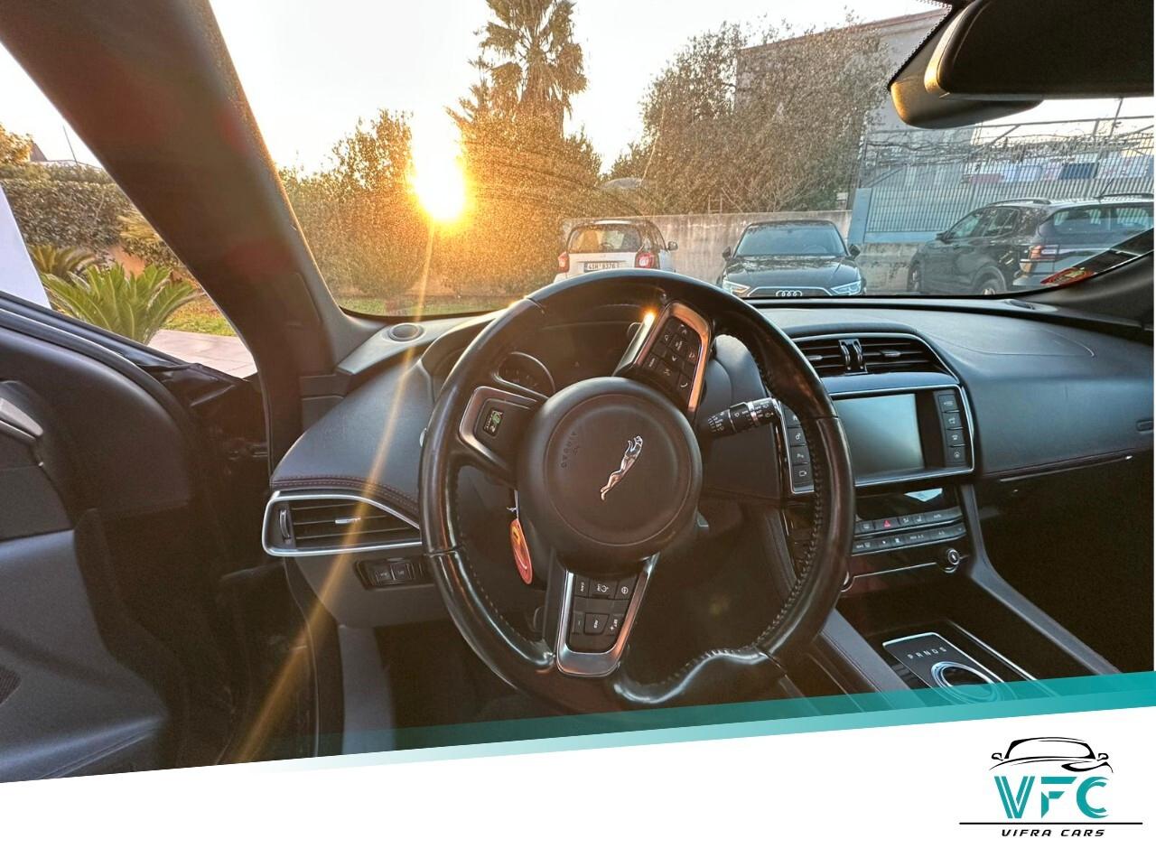 Jaguar F-Pace 2.0 D 180 CV AWD aut. Portfolio
