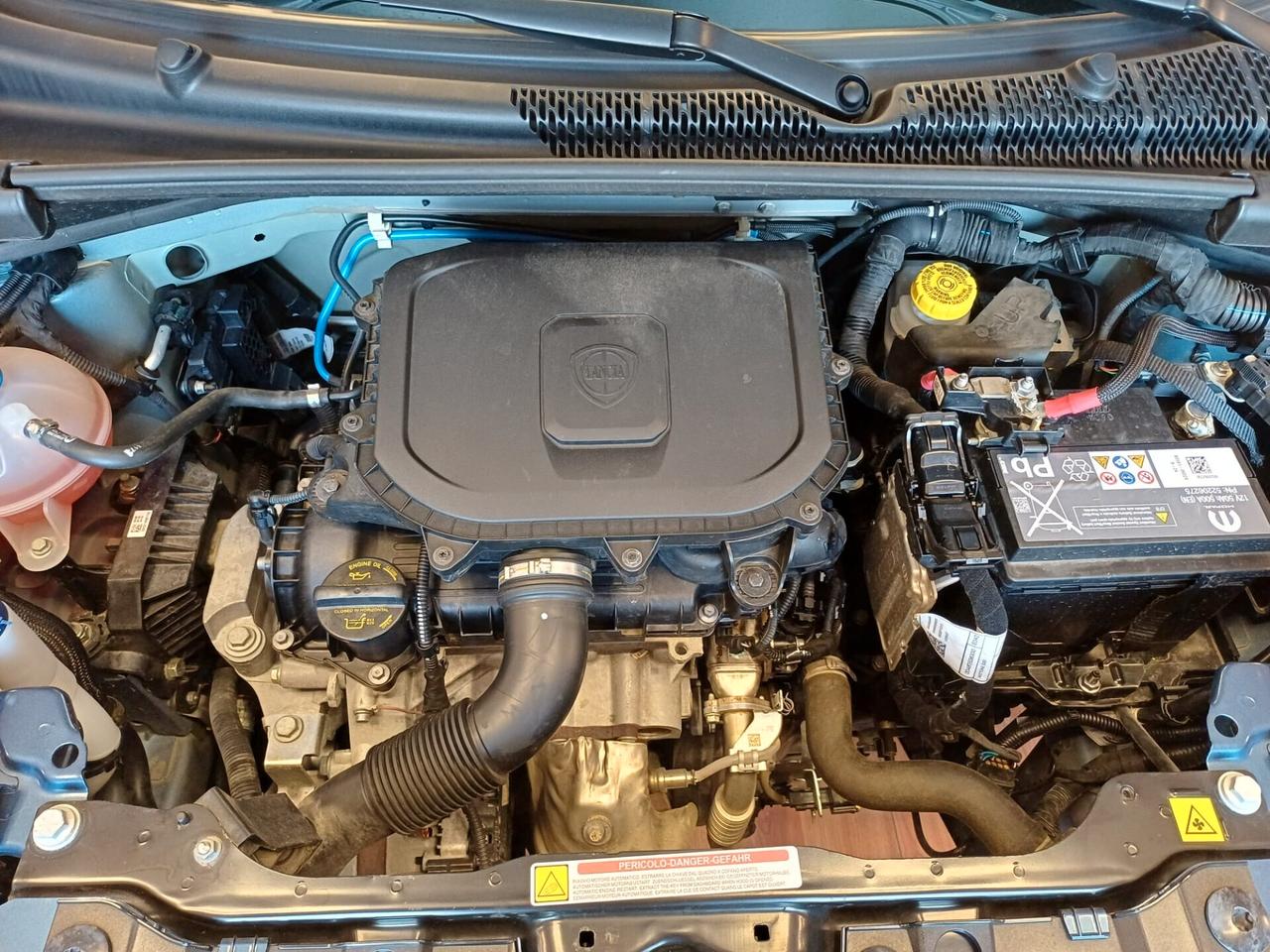 Lancia Ypsilon 1.0 FireFly 5 porte S&S Hybryd Gold